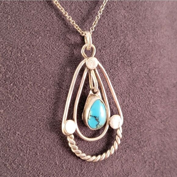 Vintage Sterling Southwestern Blue Turquoise Pendant Necklace - Picture 3 of 7